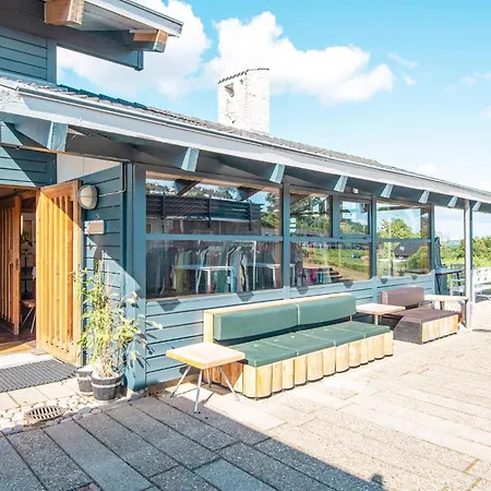 Holiday home Lxxix